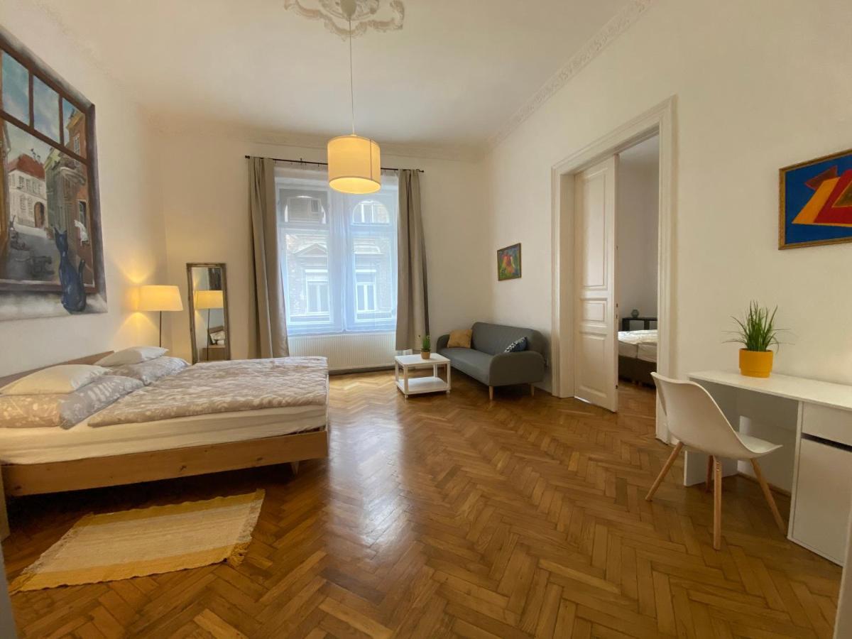 3 Bedrooms- Central Quarter Apartment Budapest Eksteriør billede